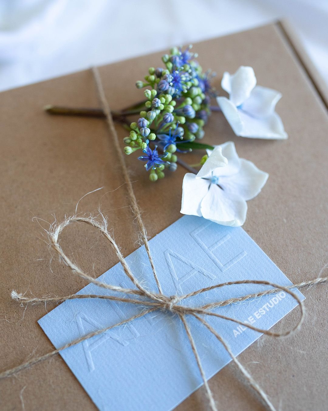 Deseño de invitacións de voda personalizadas
