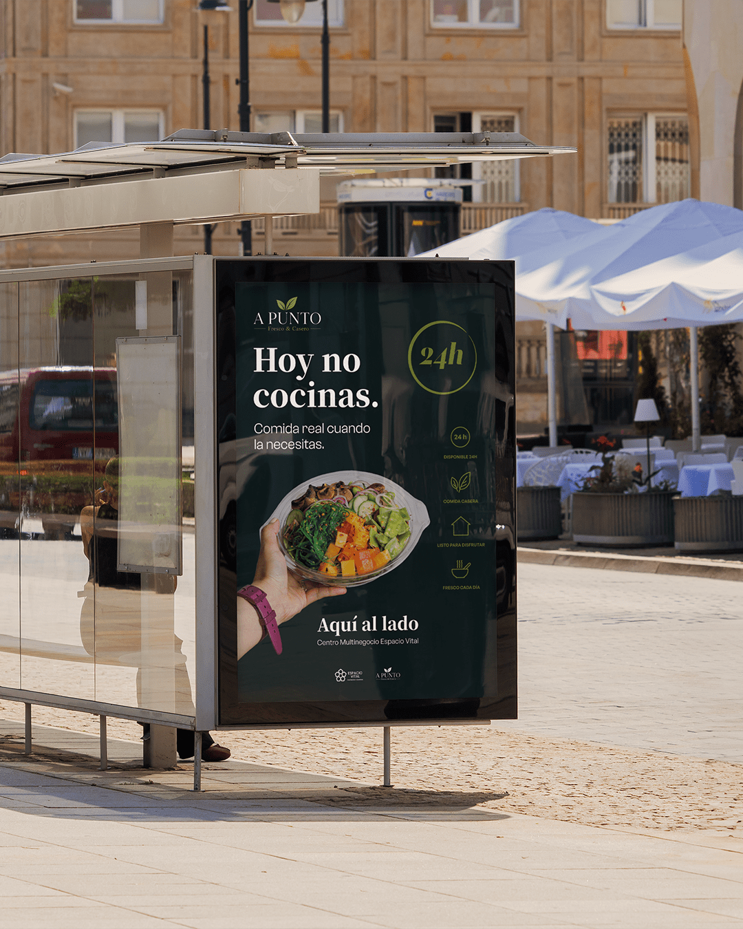Deseño dos mupis publicitarios de Picris para as marquesinas do concello de Sanxenxo